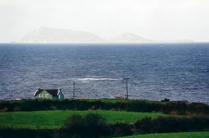 So super, dass man sogar die Insel weit draußen sieht, bei der es sich wahrscheinlich um Scariff Island handelt.