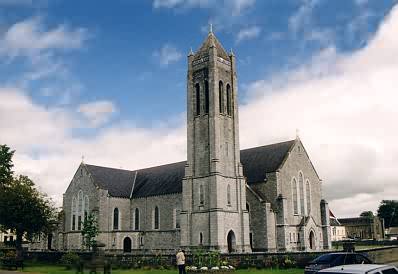 Kirche am westlichen Ortsrand