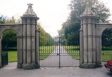 Tor zum Portumna Castle