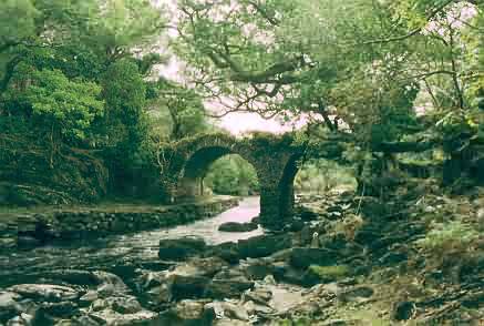 Old Weir Bridge von unten