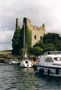 Unbekanntes Tower House an der Ostseite