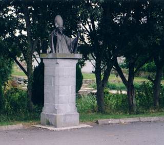 Statue von Papst Johannes Paul II.