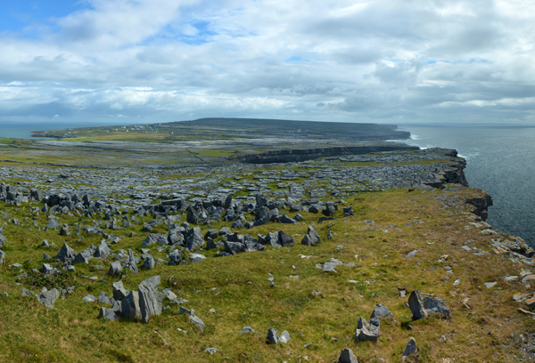 Blick von Dun Aenghus über Inish More